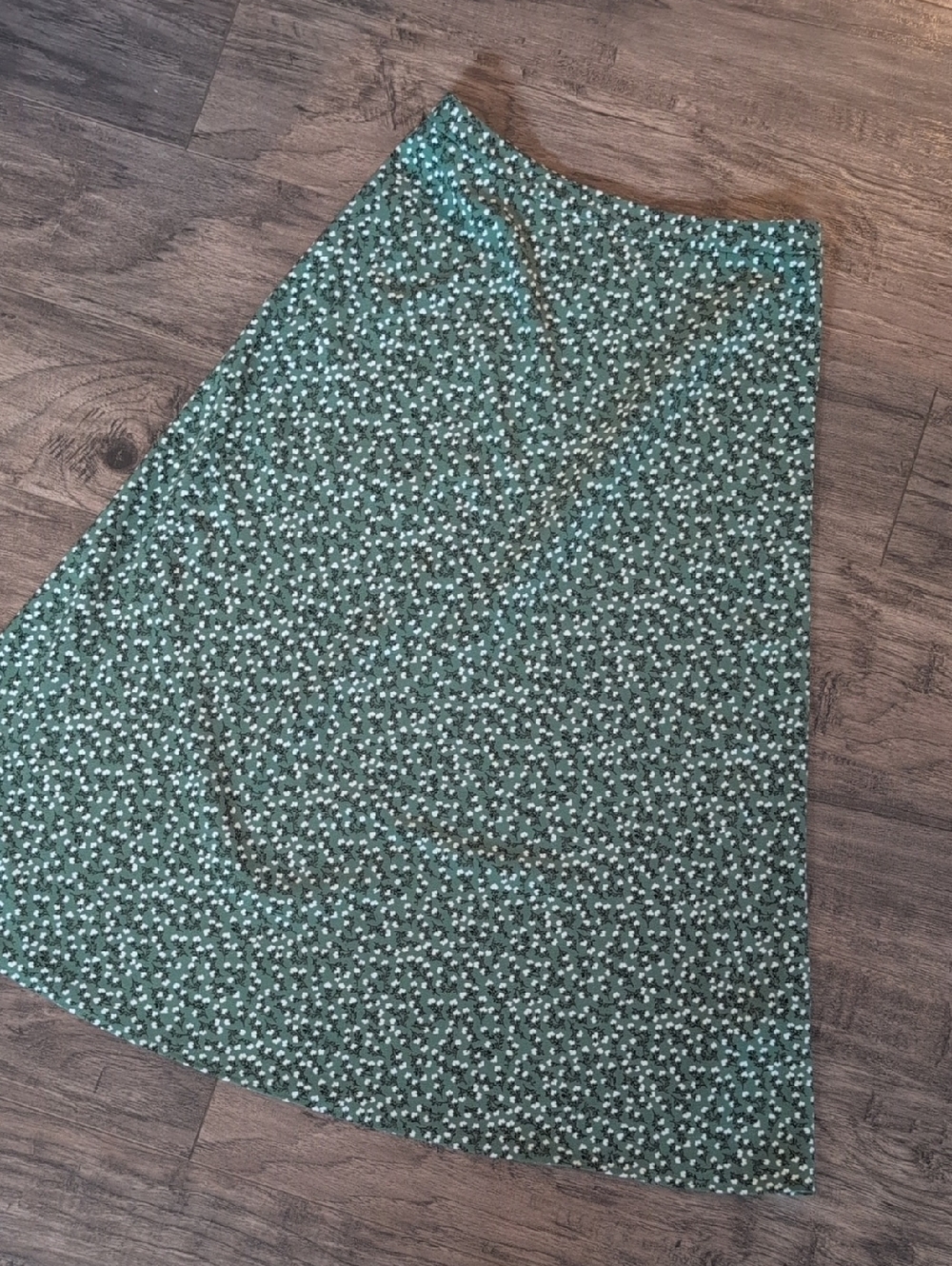 RW&CO. Green Floral A-Line Midi Skirt